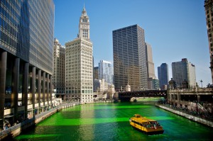 Chicagofloden färgas grön under högtiden.